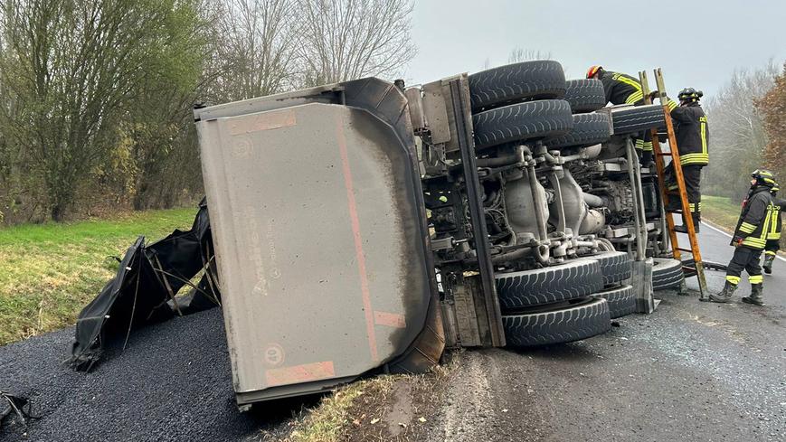 Schiacciata dal camion a Campotto, si indaga per omicidio stradale