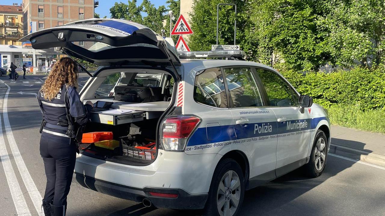 Investita da un’auto in via Manara: ferita una 17enne