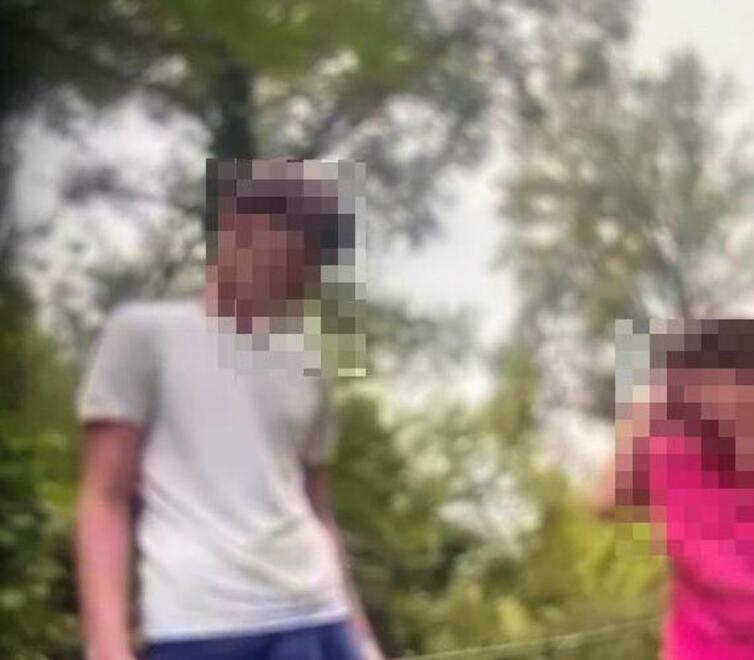 Media Valle, filmato mentre picchia un bimbo: denunciato alla Procura per i&nbsp; minori