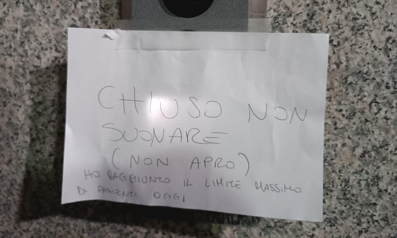 «Non suonate, ho raggiunto il limite di pazienti», ancora polemiche all’Ascot di Oristano