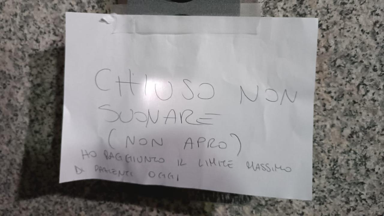 «Non suonate, ho raggiunto il limite di pazienti», ancora polemiche all’Ascot di Oristano