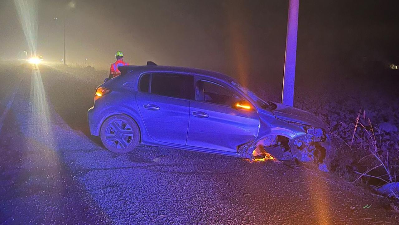 
	L'auto abbandonata dopo lo schianto

