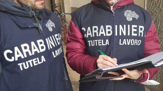 In Toscana il lato oscuro della grande moda: i nomi dell’inchiesta, la “pausa panino” e i macchinari insicuri