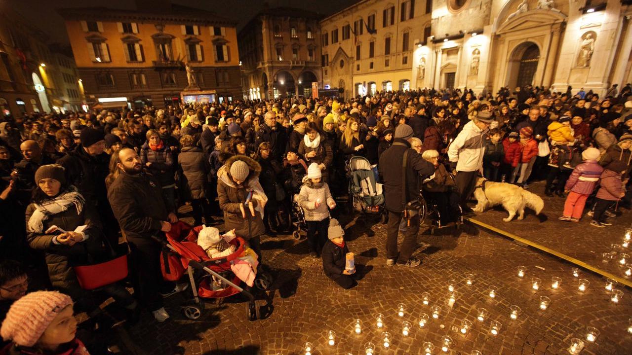 Notte di Luce a Reggio Emilia: la città si illumina per la Giornata mondiale della disabilità