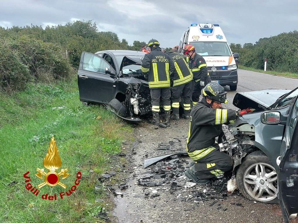 Incidente tra due auto sulla provinciale 23, due feriti