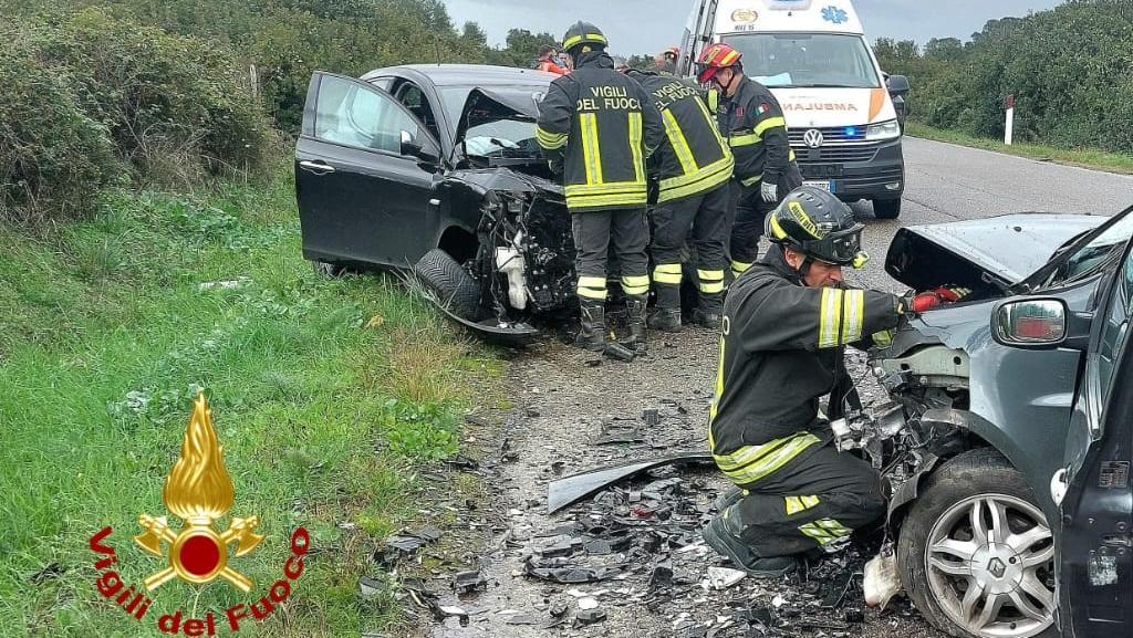Incidente tra due auto sulla provinciale 23, due feriti