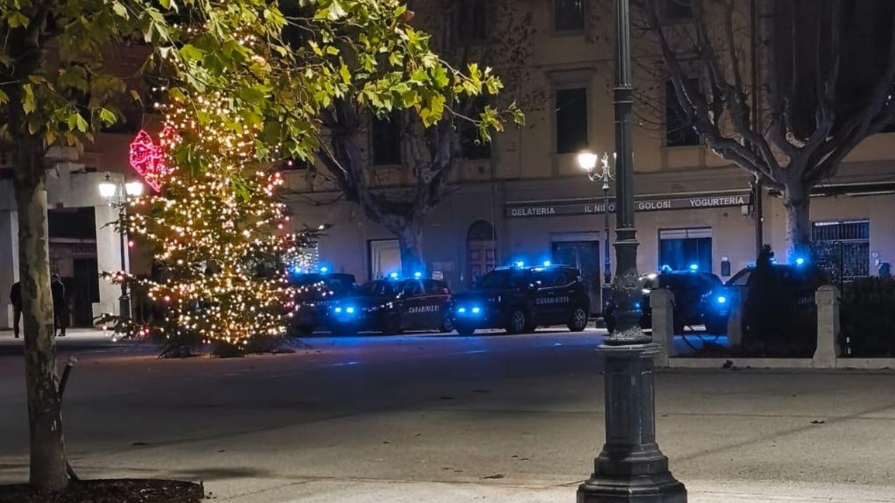 Forze dell'ordine in piazza a Ponsacco