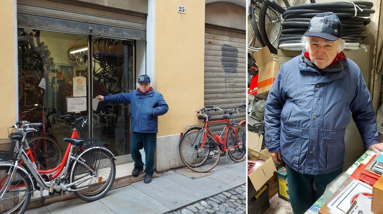 
	Mauro Foroni nel suo negozio di bici


