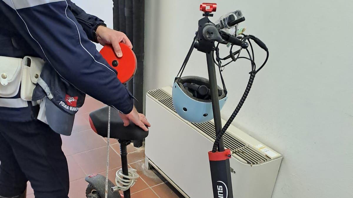 Lucca, “trucca” il monopattino e raddoppia la velocità: le modifiche e la maxi multa