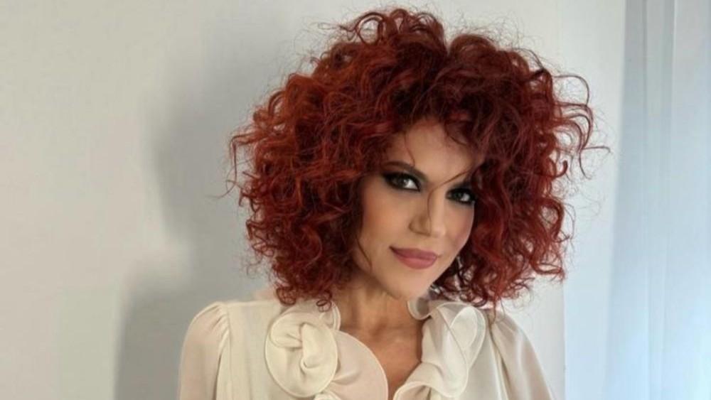 Manuela Villa: «Fu Toto Cutugno a volermi in tv contro tutti. Da piccola amavo Maria Carta: incontrarla fu un’emozione unica»