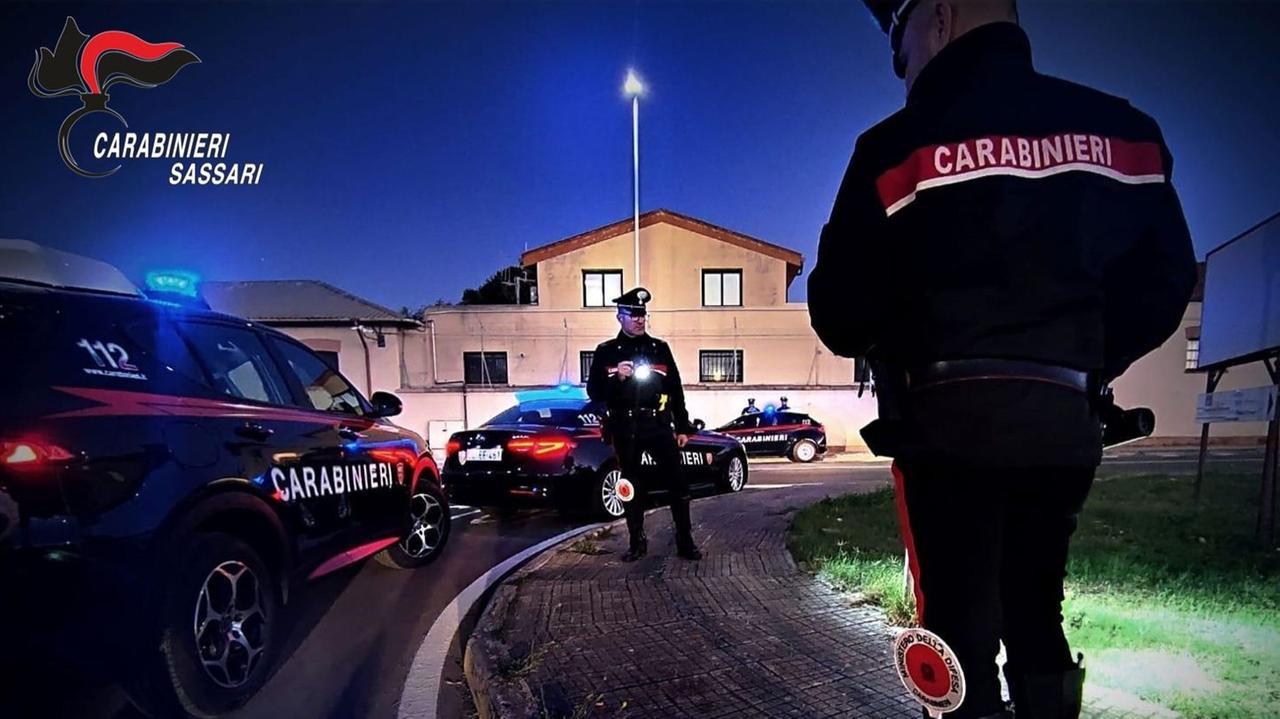Olbia, tenta di danneggiare un distributore di sigarette: denunciato un 46enne