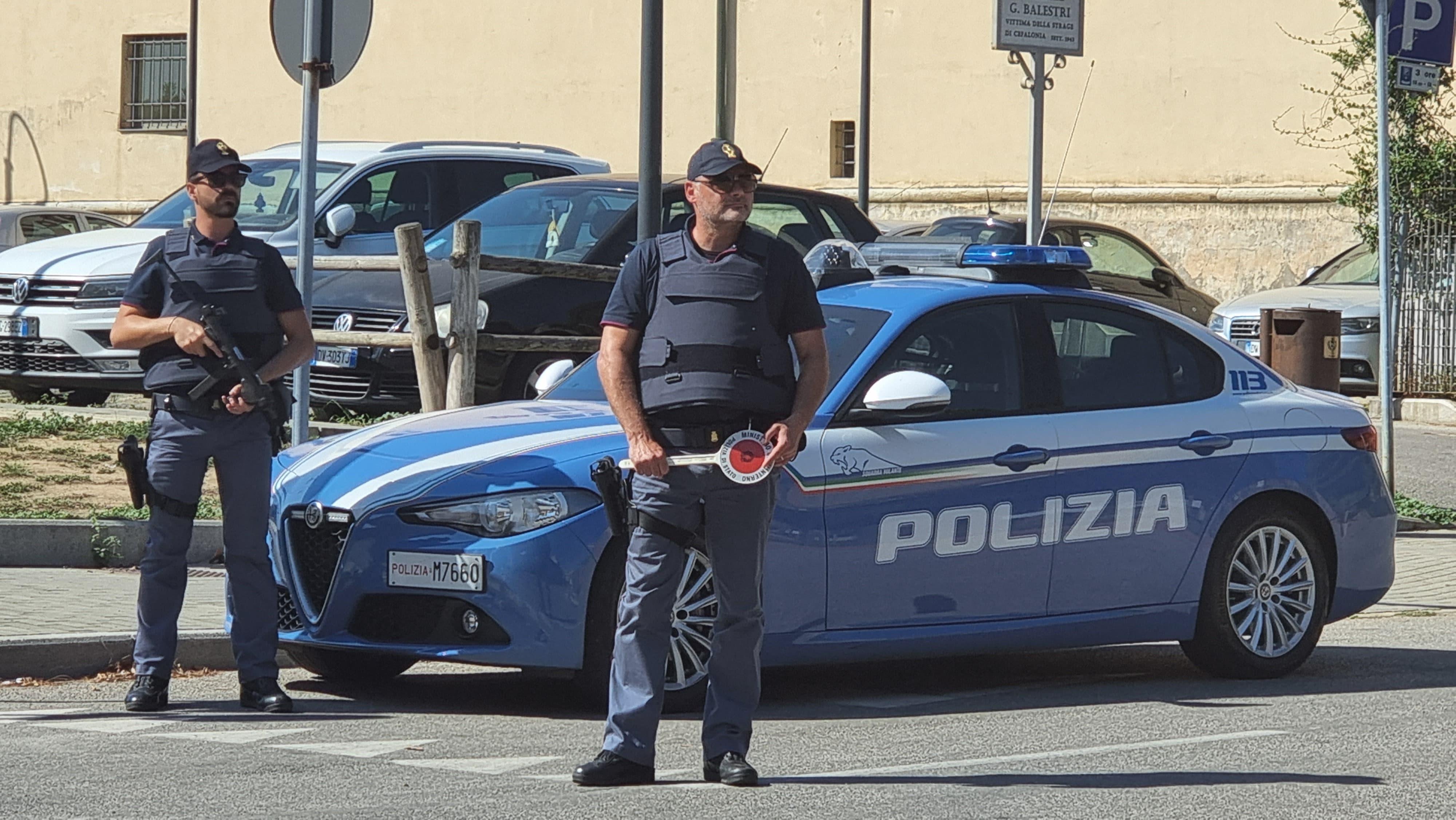 Agenti della polizia (foto d'archivio)