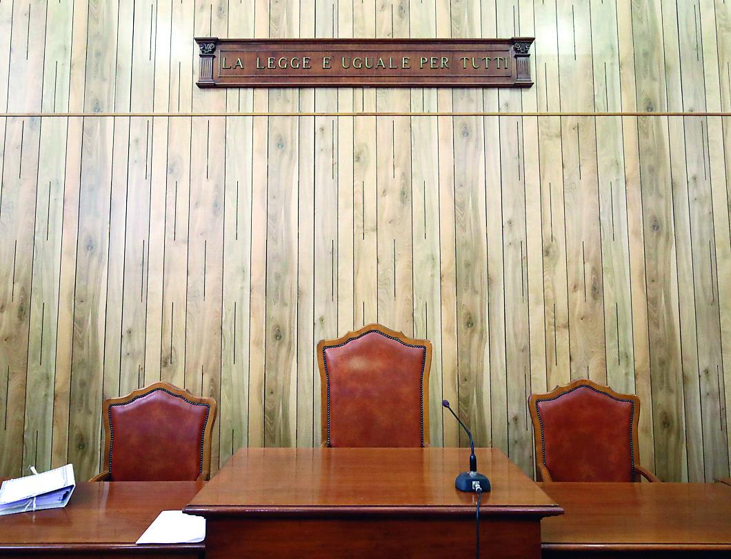 Atti falsi per i permessi di soggiorno, la Procura di Ferrara chiede nove condanne