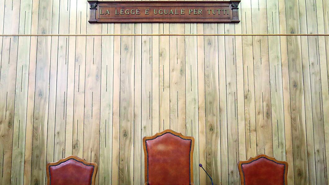 Atti falsi per i permessi di soggiorno, la Procura di Ferrara chiede nove condanne