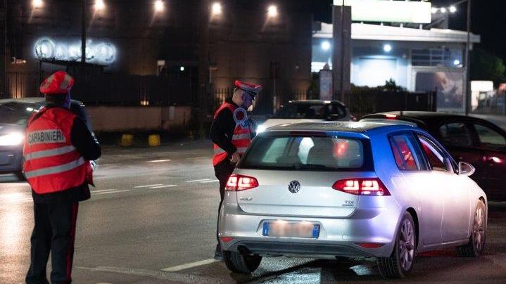 Lucca, rubavano le chiavi di casa nelle auto per svaligiare le abitazioni