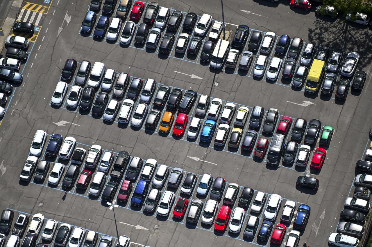 Bollo auto, arrivano le esenzioni da gennaio 2026: ecco chi non paga e come fare domanda