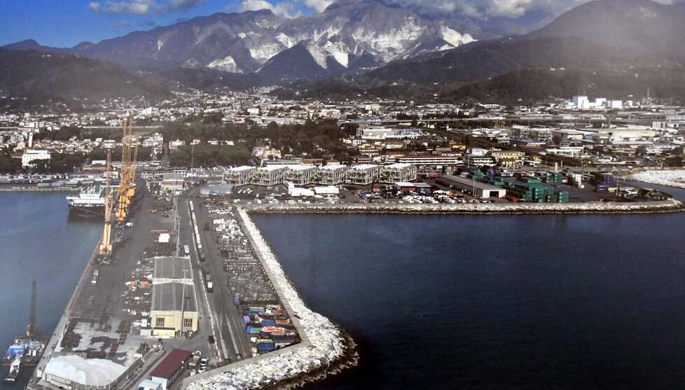 
	Una veduta dello scalo carrarese

