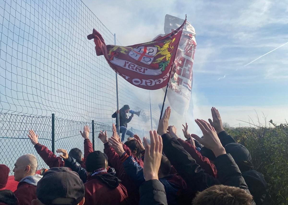 Mantova-Reggiana: stop alla trasferta, tifosi ai campi di via Agosti per caricare la squadra