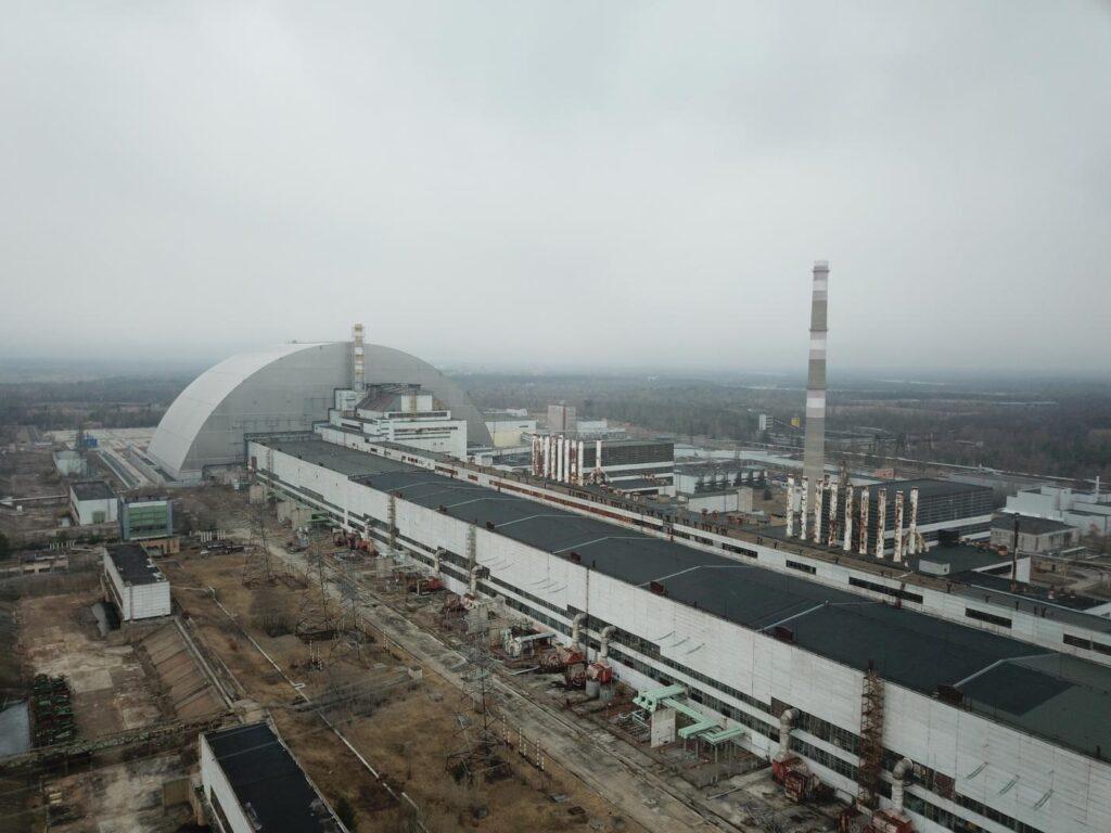 Chernobyl, l’allarme dell’Aiea: «Lo scudo protettivo della centrale non blocca più le radiazioni»