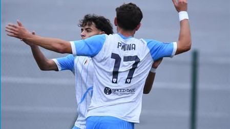 
	I giocatori del Latte Dolce esultano dopo un gol

