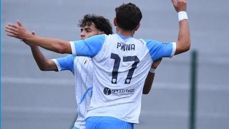 I giocatori del Latte Dolce esultano dopo un gol