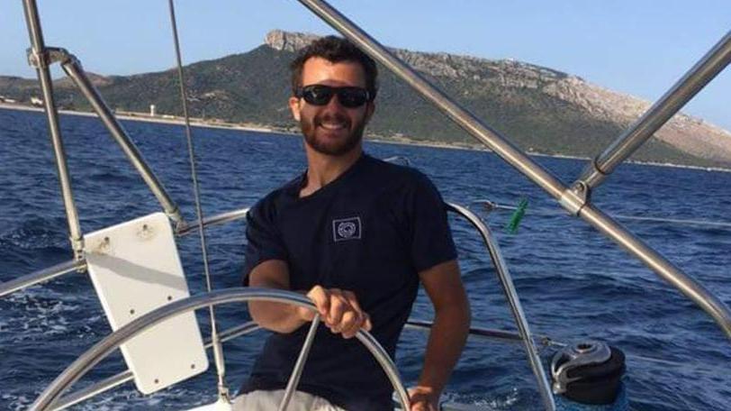 Naufragio a Capo Figari, parla il comandante del peschereccio: «Sono rimasto ore in mare senza sapere se sarei sopravvissuto»