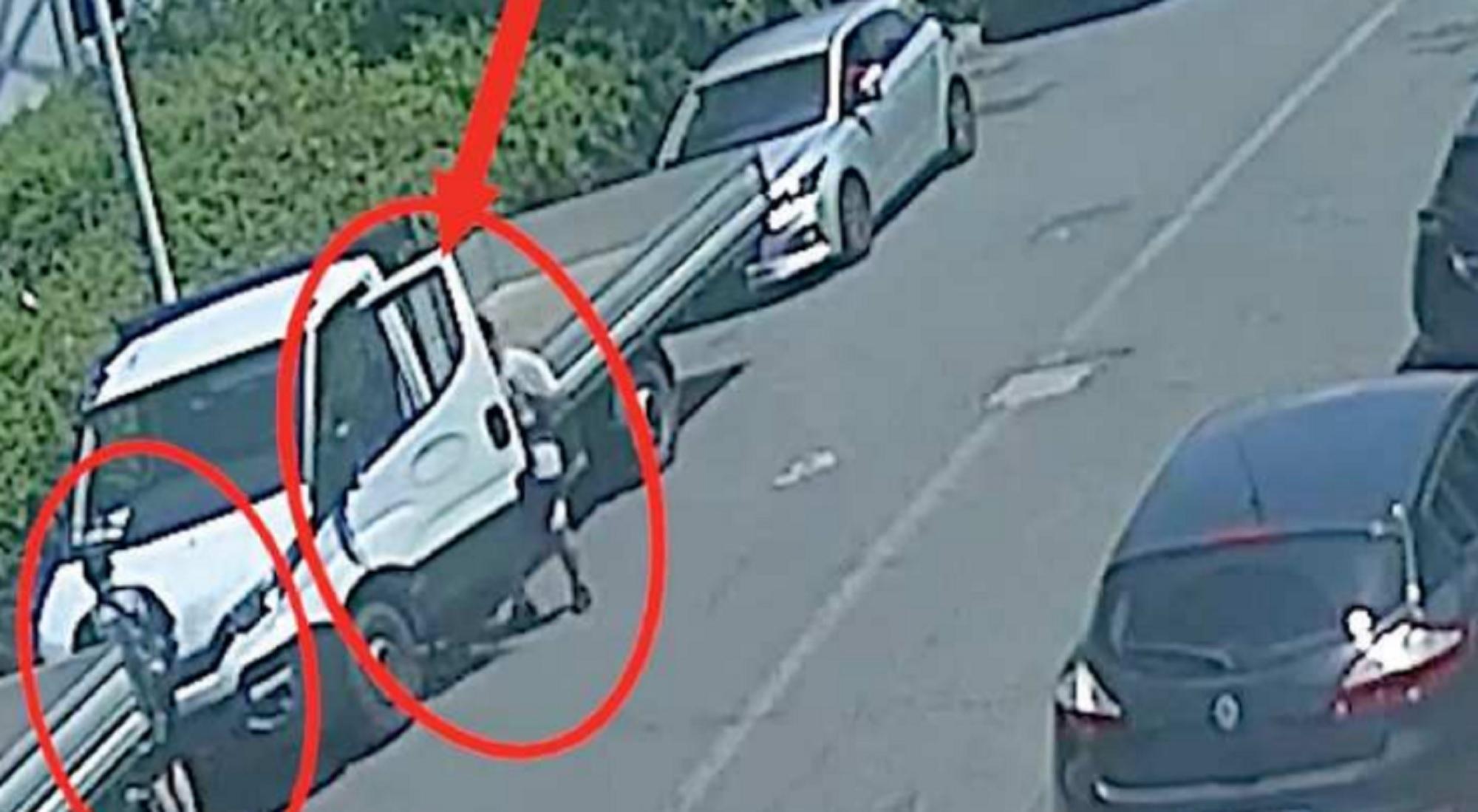 Un ladro mentre ruba un Iveco Daily