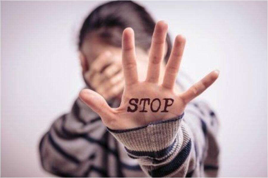 “La violenza silenziosa”, a Cagliari esperti a confronto per rompere il muro dell’invisibile