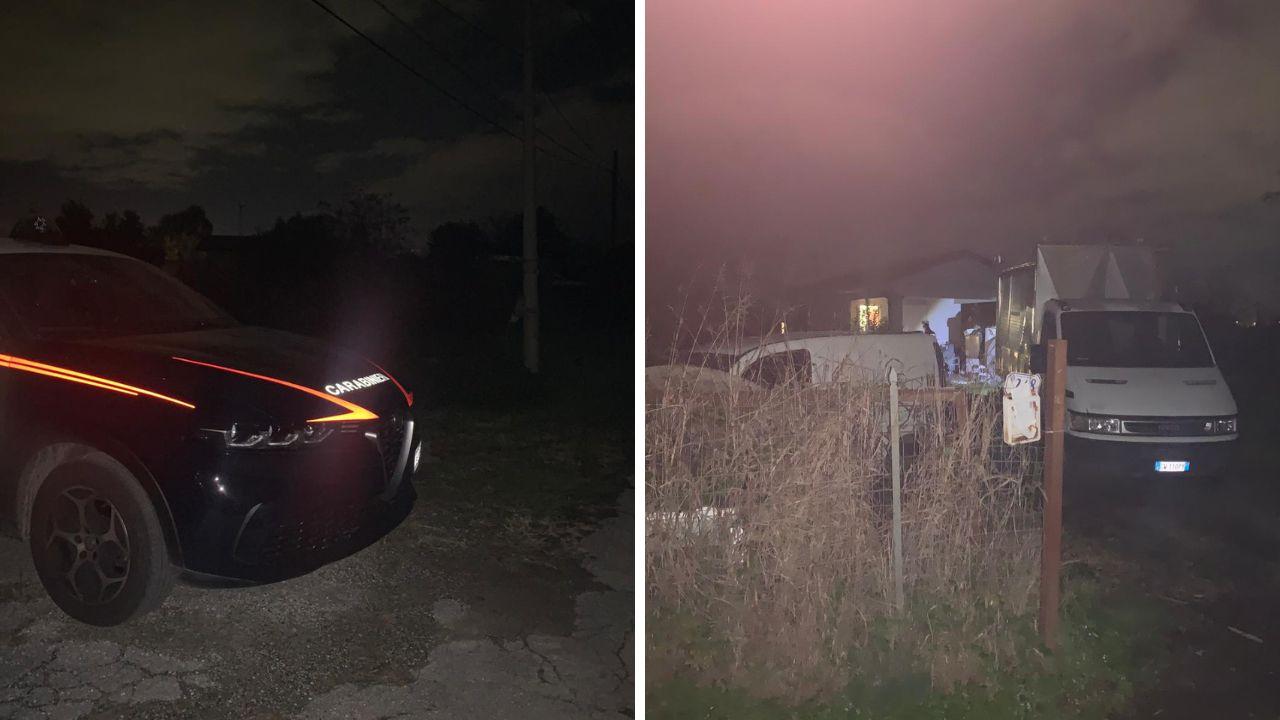 Un'auto dei carabinieri e l’abitazione in via dei Cardi dove è stato trovato morto Danilo Lucchesi (foto Paglianti)