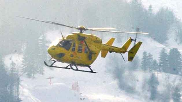 L'elisoccorso in volo sulle piste dlel'Abetone (foto d'archivio)