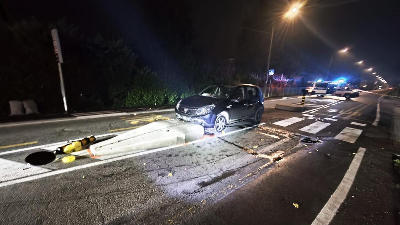 Si schianta in auto contro le protezioni dell’attraversamento: ferito 35enne