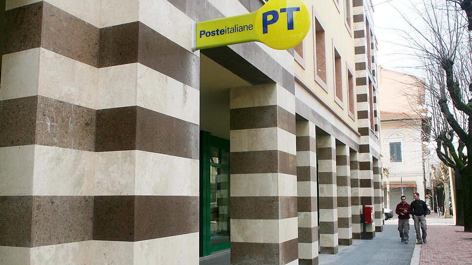 L'ufficio postale nel complesso del Kursaal (foto Nucci)