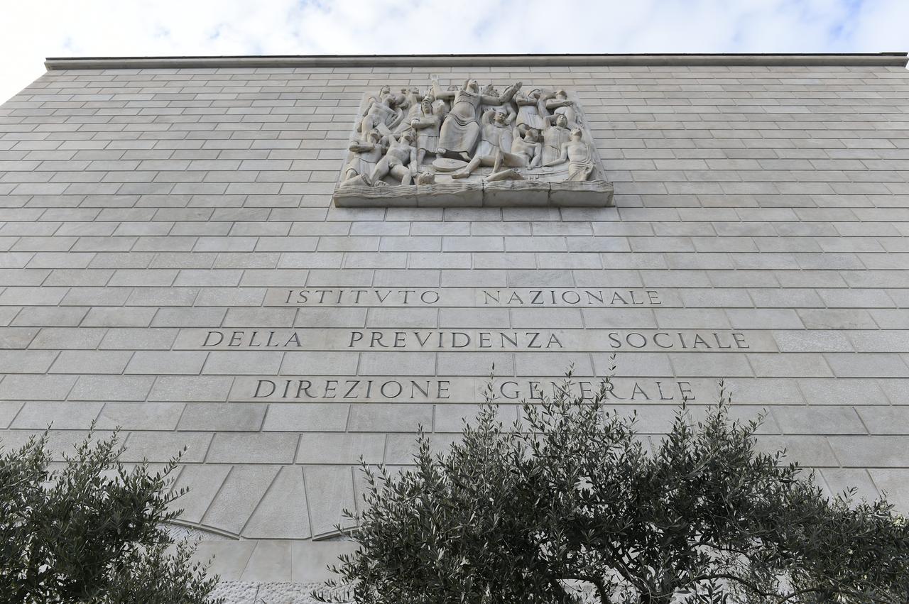 Pensioni 2026, a gennaio gli aumenti: ecco come cambieranno gli assegni fascia per fascia