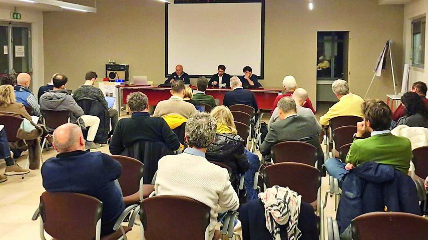 FdI: «Dipendenti comunali privilegiati per smart working e buoni pasto»