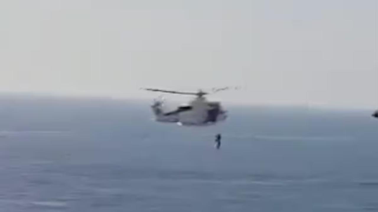 I soccorsi in mare nel luogo della tragedia