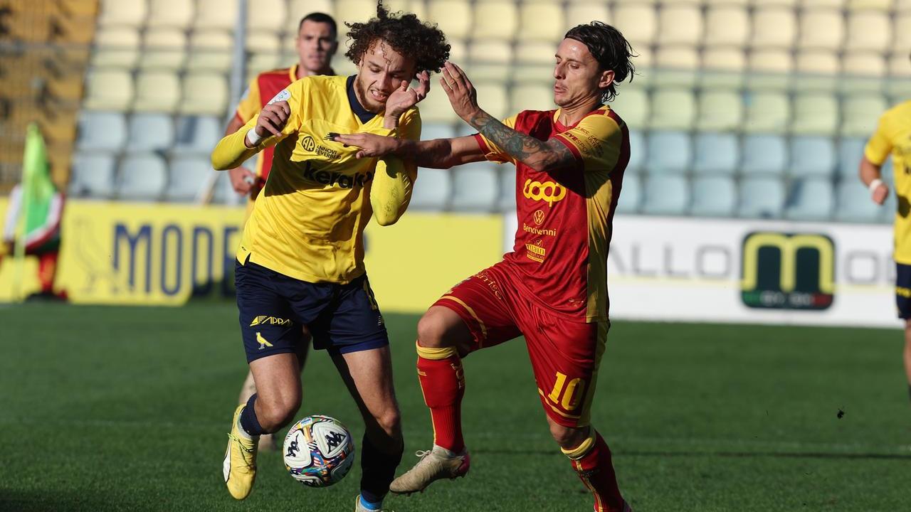 Massolin in duello con Petriccione in Modena-Catanzaro