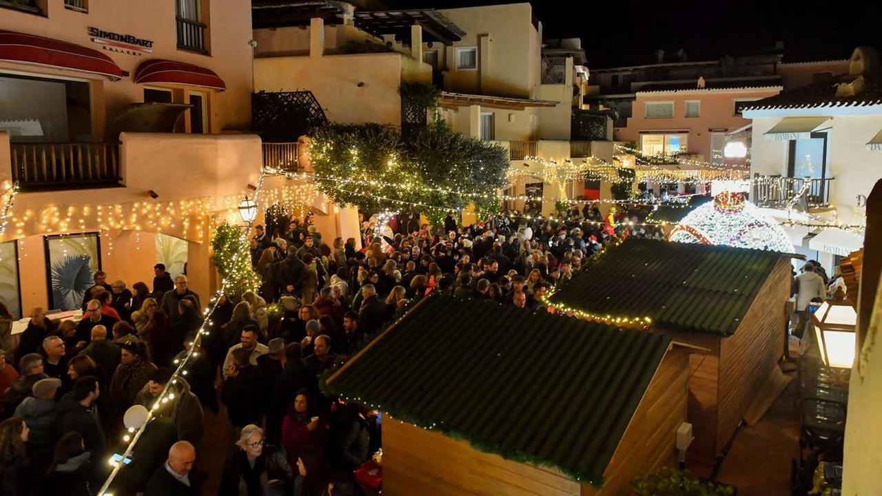 La Costa Smeralda si fa bella per Natale. Al via spettacoli e mercatini: ecco dove