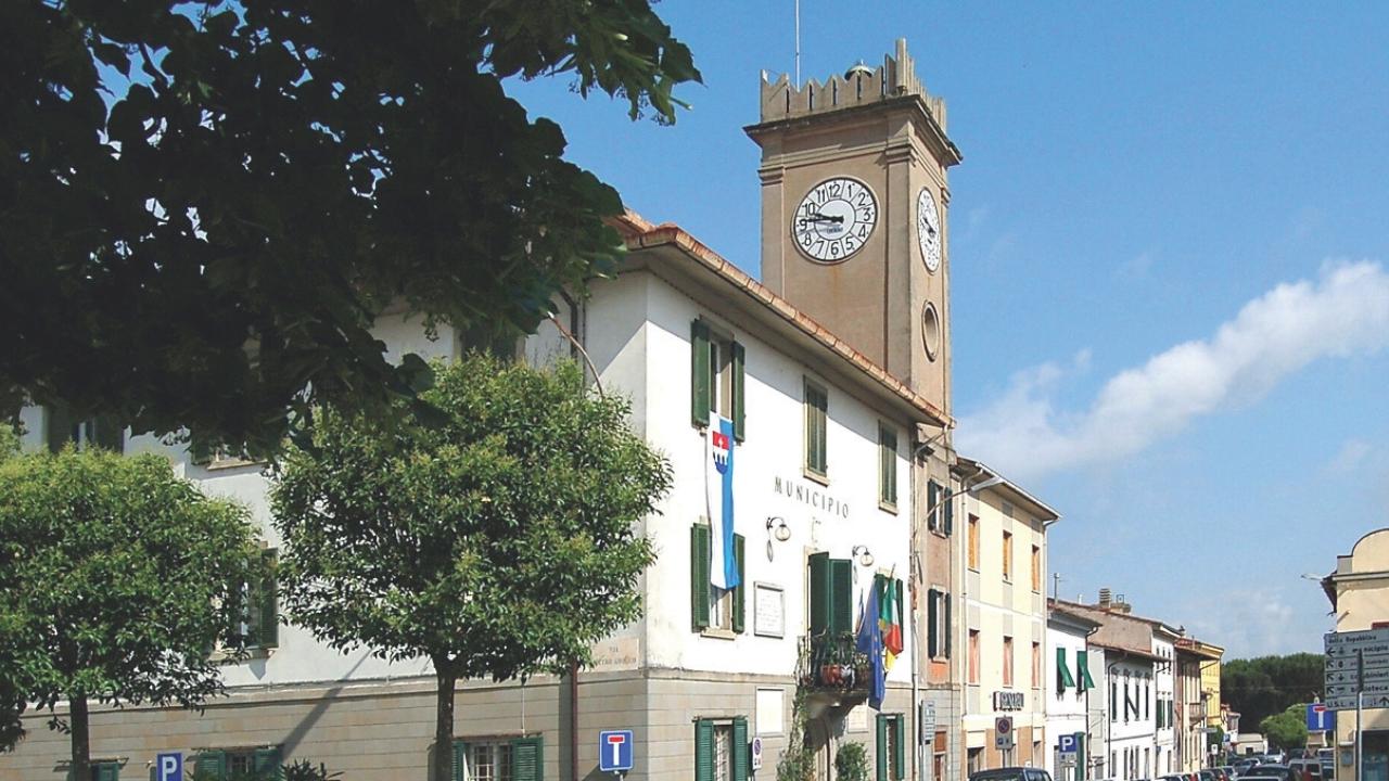 La dipendente è accusata di aver rubato oltre 650mila euro al Comune