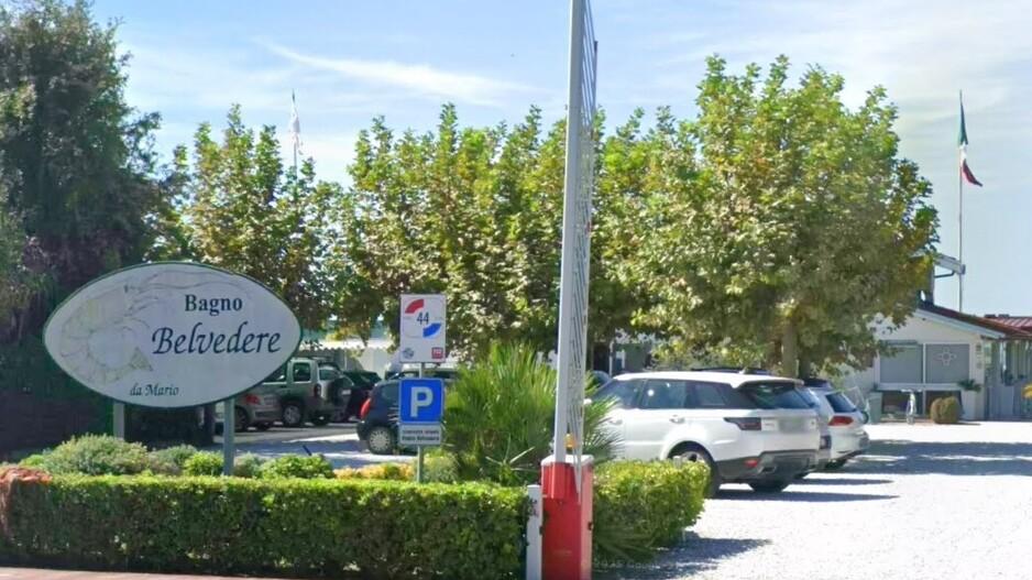 L'ingresso del bagno Belvedere a Forte dei Marmi (foto d’archivio)