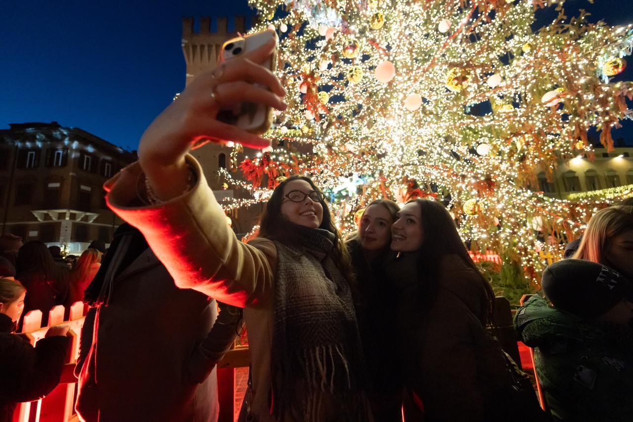 Regali di Natale, ecco cosa acquisterà la gente a Ferrara