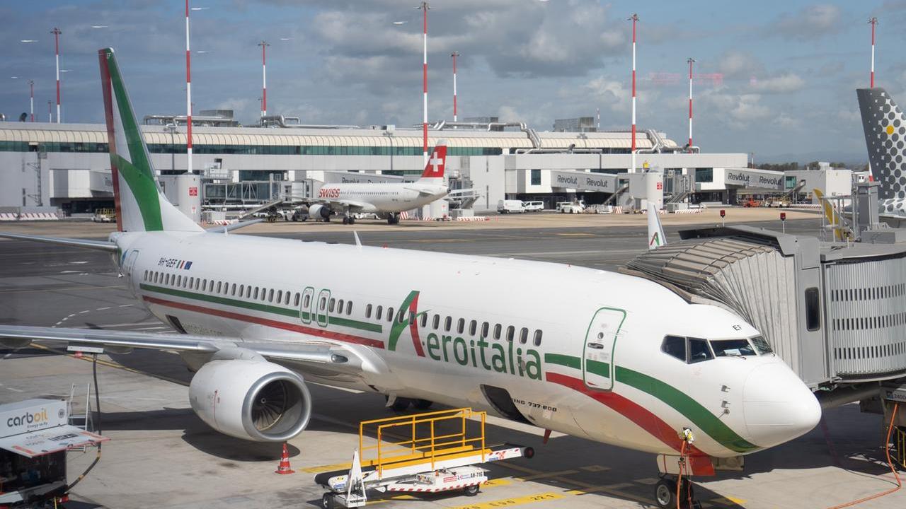 Scontro aperto tra Aeroitalia e il deputato Ugo Cappellacci dopo l'annuncio di un'interrogazione parlamentare