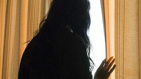 Ferrara, immagini intime sui social a relazione finita: «Ha distrutto la mia vita»