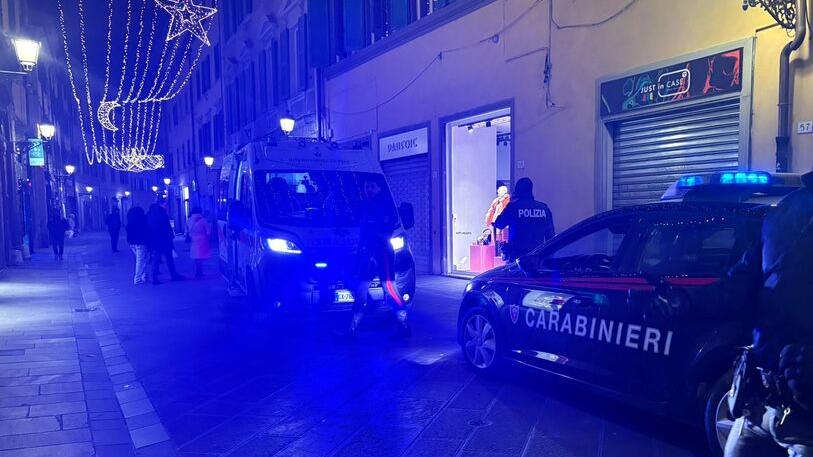 L'intervento di forze dell'ordine e personale sanitario