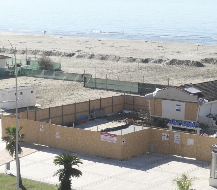 I lavori al bagno Abetone (foto Paglianti)