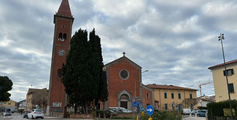 Cecina, campagna di crowdfunding per ristrutturare la chiesa