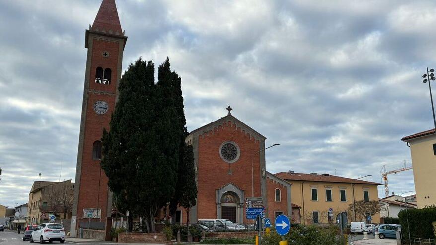 Cecina, campagna di crowdfunding per ristrutturare la chiesa