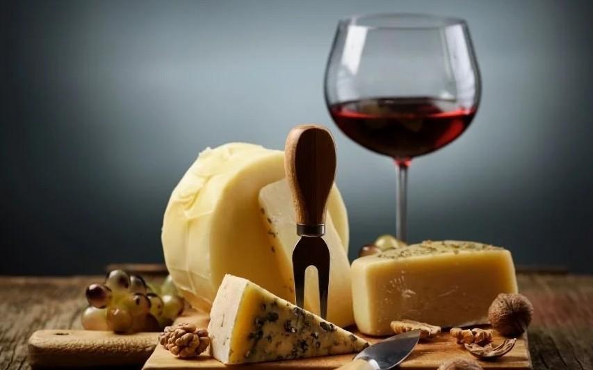 I consigli del sommelier Roberto Pisano: «La ricotta è perfetta con il vermentino»