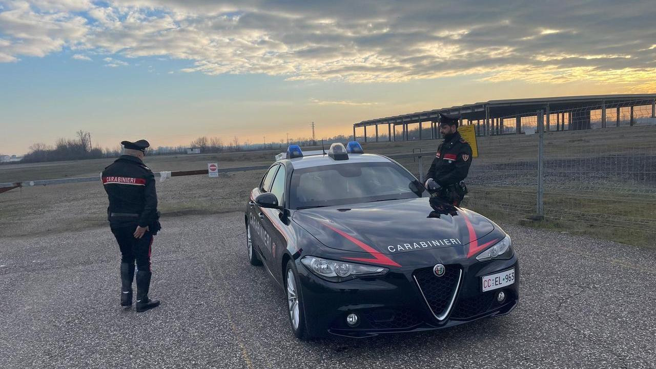 Scoperta una maxi discarica abusiva di scorie di acciaieria: 9 indagati nella Bassa tra imprenditori, professionisti e funzionari dell’Arpae. Ecco dove si trova