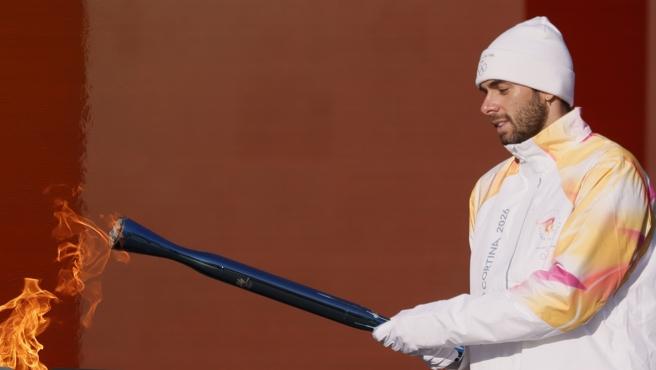 Prato, passa la Fiamma olimpica: chiusa via Frascati e occhio ai divieti di sosta