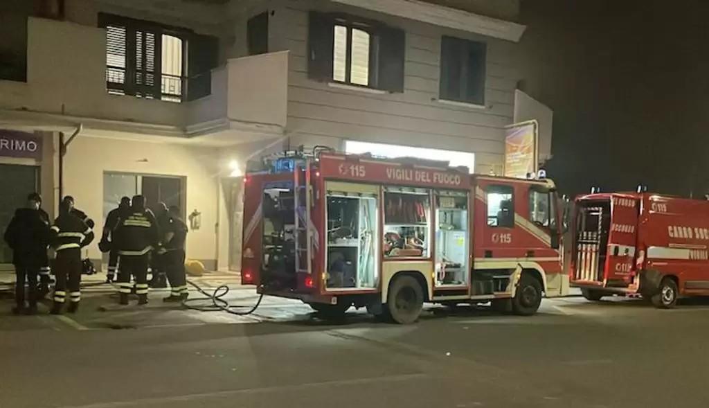 Esplosione in un centro dentistico, paura nella notte